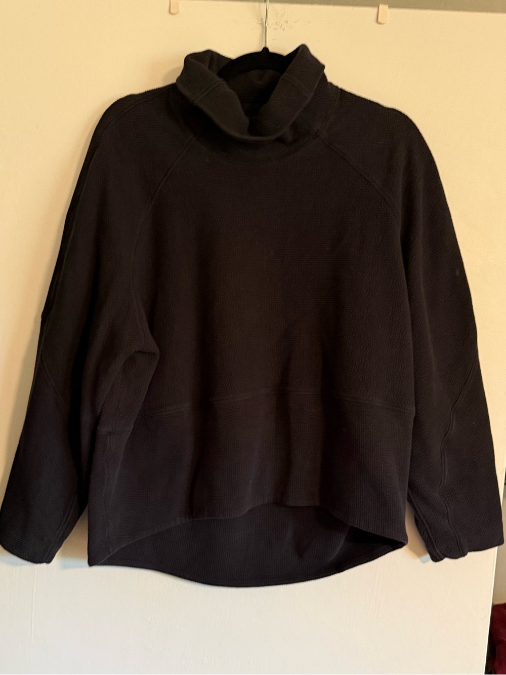 Lululemon Black Textured Cowl Neck Pullover Sweatshirt Size 8 Cozy Comfy Cool